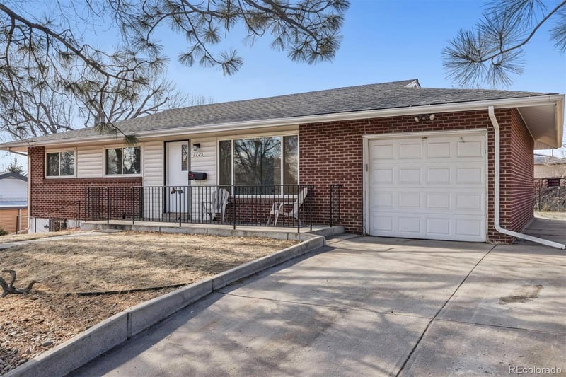 2725 S Zurich Ct, Denver, CO 80236
