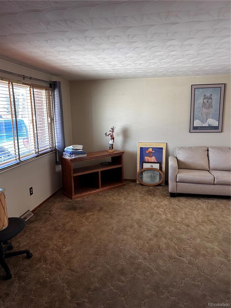1837 Jewel Dr, Longmont, CO 80501