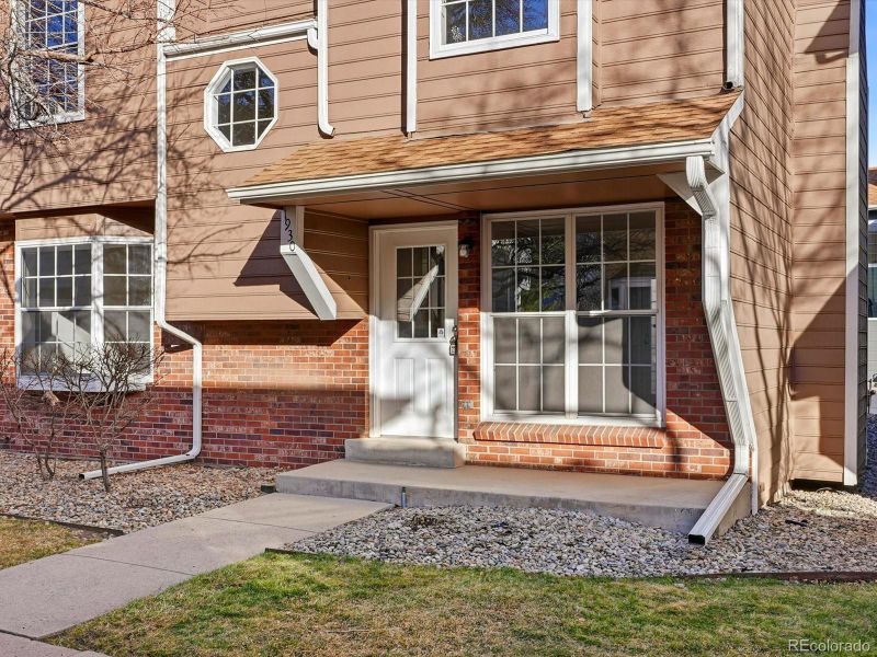 1930 S Balsam St, Lakewood, CO 80227
