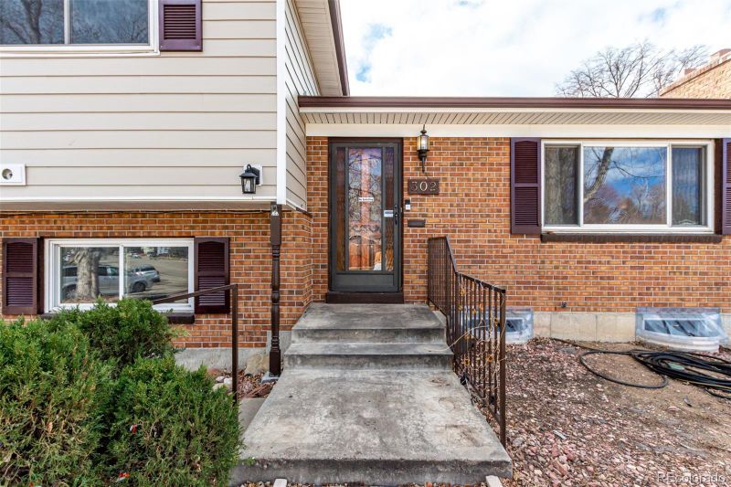 302 Melody Dr, Northglenn, CO 80260