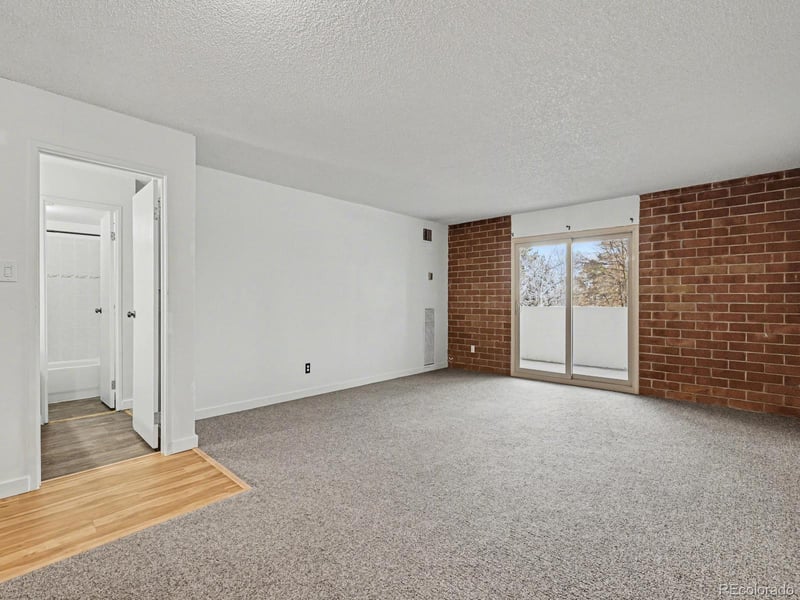 2880 S Locust St #205S, Denver, CO 80222