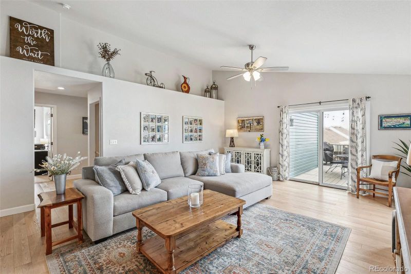 22341 E Dorado Dr, Aurora, CO 80015