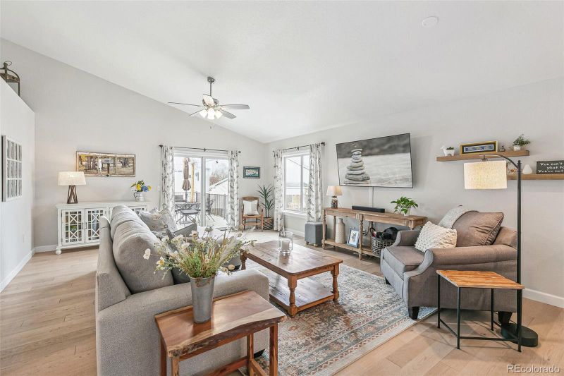 22341 E Dorado Dr, Aurora, CO 80015