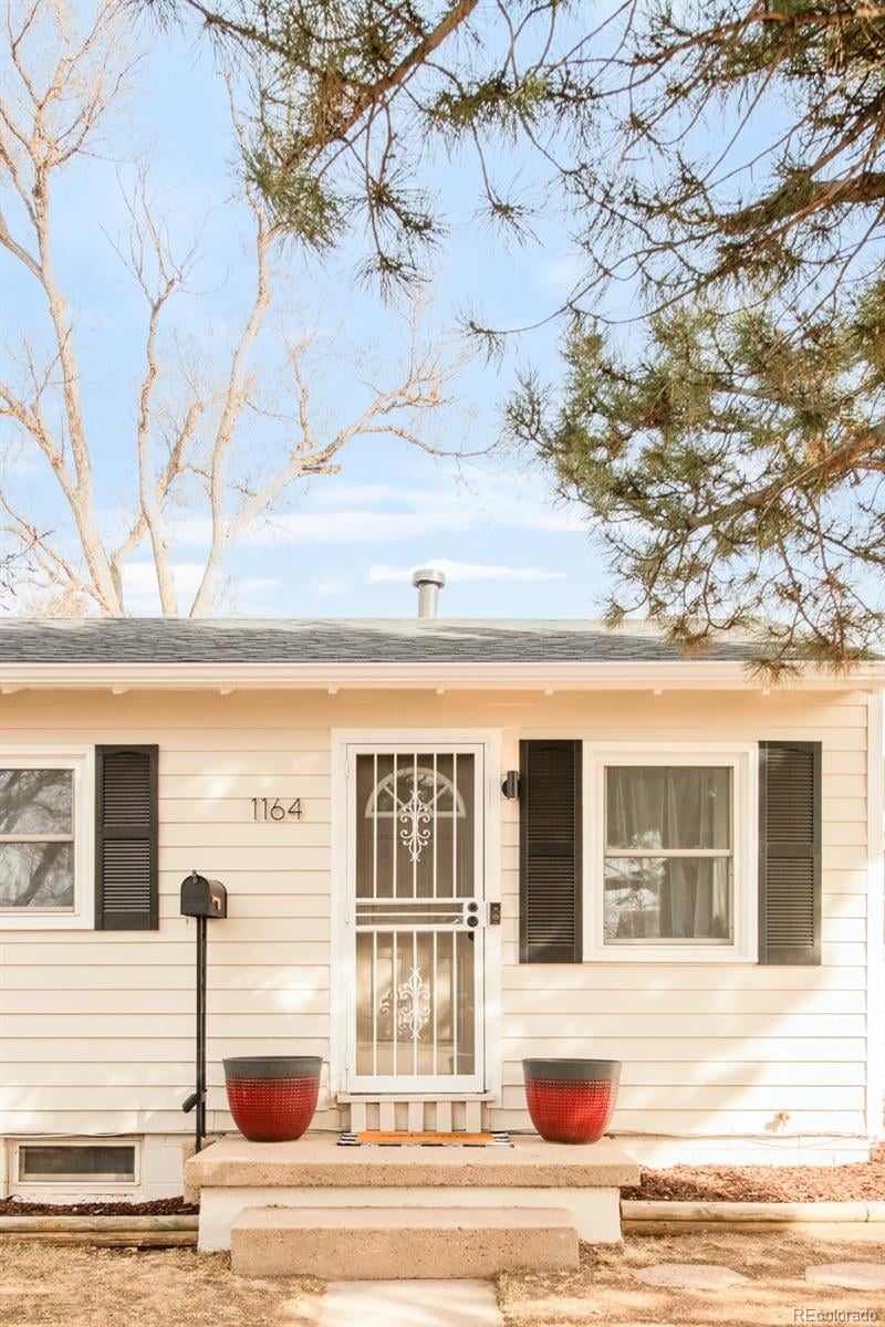 1164 Roslyn St, Denver, CO 80220