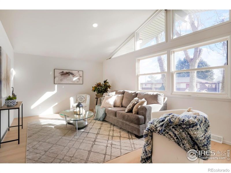 1045 Rose St, Longmont, CO 80501