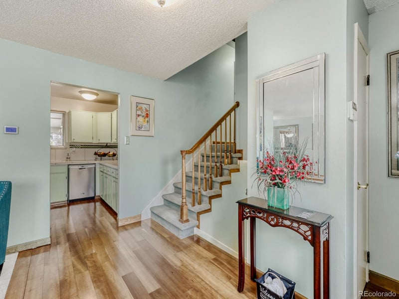325 S Monaco Pw, Denver, CO 80224