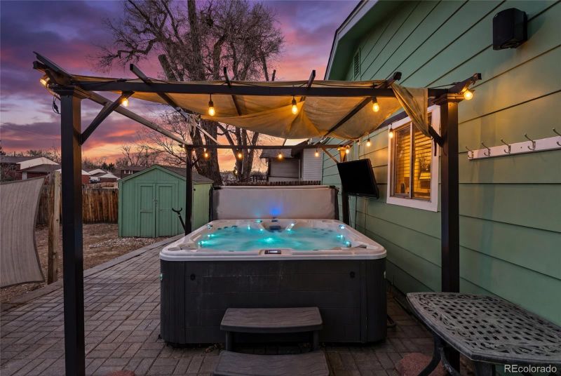 6807 Quay Ct, Arvada, CO 80003