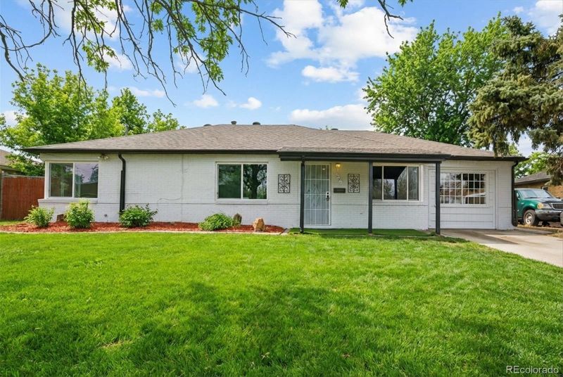 901 Racine St, Aurora, CO 80011