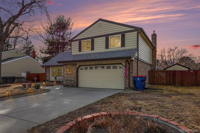 7651 Oak St, Arvada, CO 80005