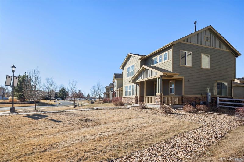 1435 S Duquesne Ct, Aurora, CO 80018