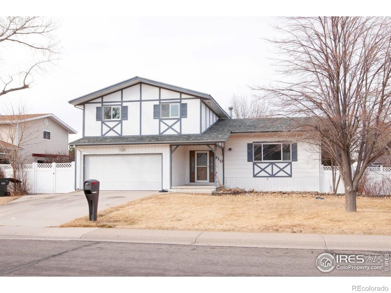 810 Holly Dr, Sterling, CO 80751