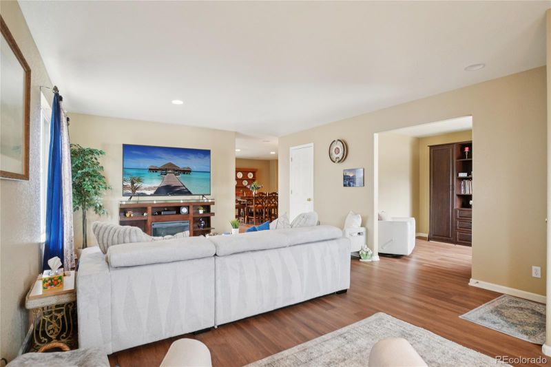 13871 Ivy St, Thornton, CO 80602