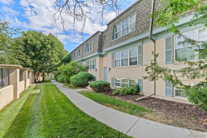 3490 S Akron St #1, Denver, CO 80231