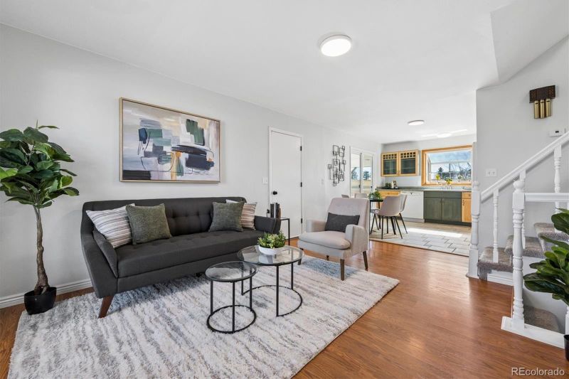 19682 E Batavia Dr, Aurora, CO 80011