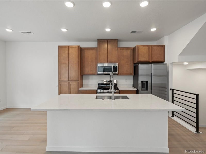 2060 S Holly St #2, Denver, CO 80222