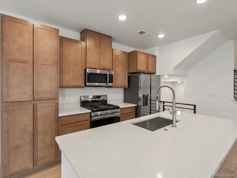 2060 S Holly St #2, Denver, CO 80222