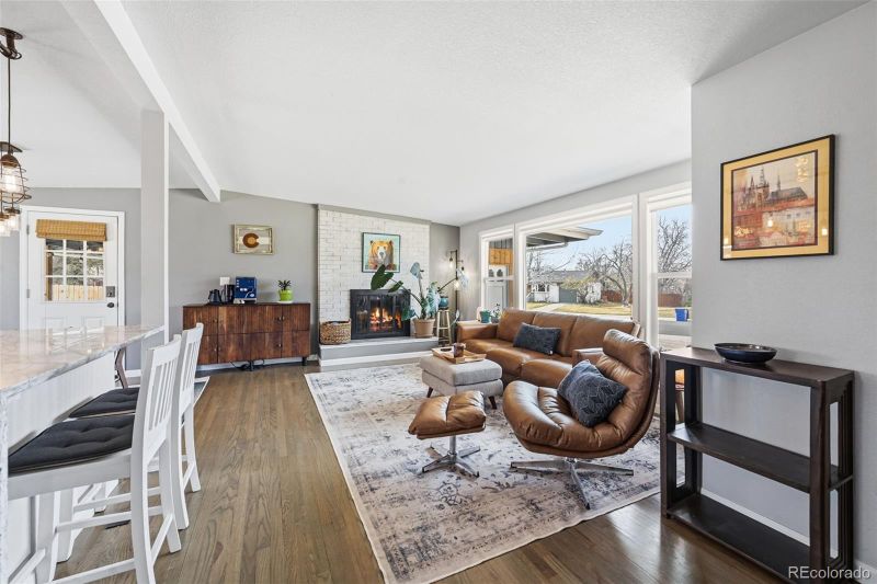 323 E Briarwood Dr, Centennial, CO 80122