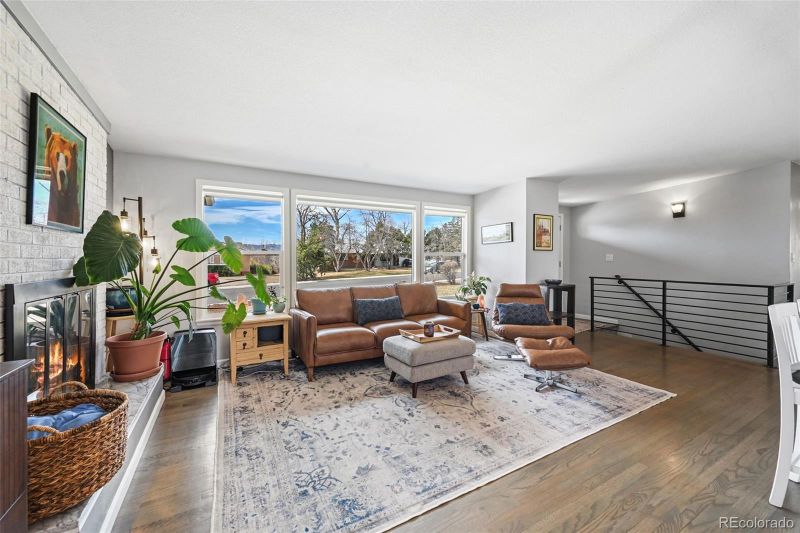 323 E Briarwood Dr, Centennial, CO 80122