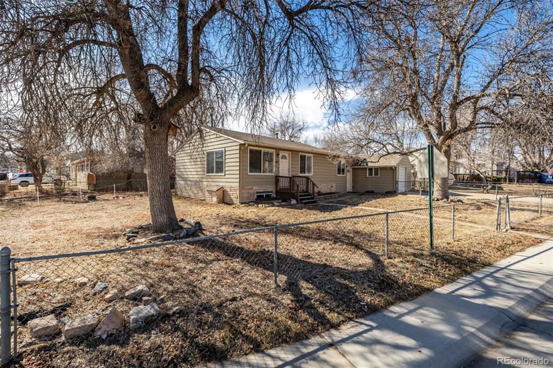 3110 W Bear Creek Dr, Englewood, CO 80110