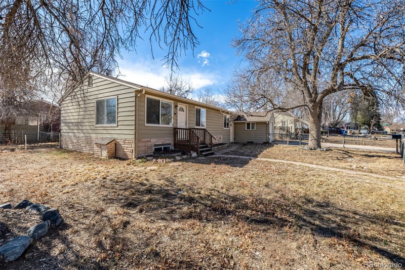 3110 W Bear Creek Dr, Englewood, CO 80110