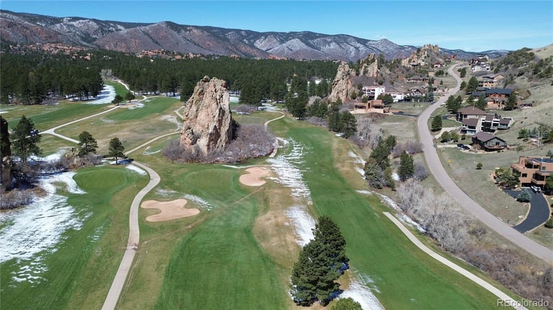5453 Country Club Dr, Larkspur, CO 80118