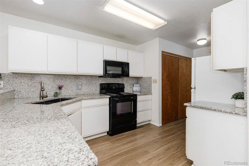 11530 W 70th Pl #F, Arvada, CO 80004