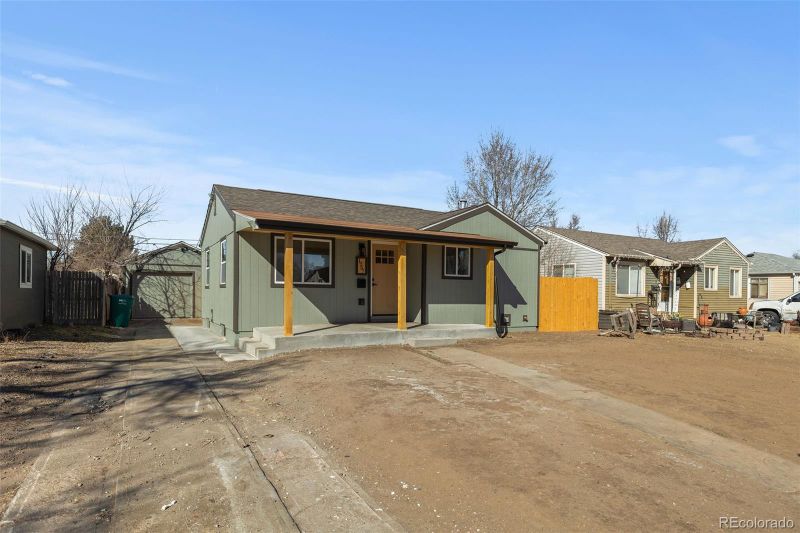 1757 Dallas St, Aurora, CO 80010