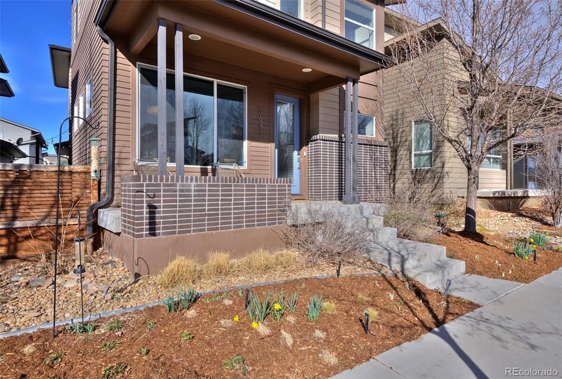 6643 Avrum Dr, Denver, CO 80221