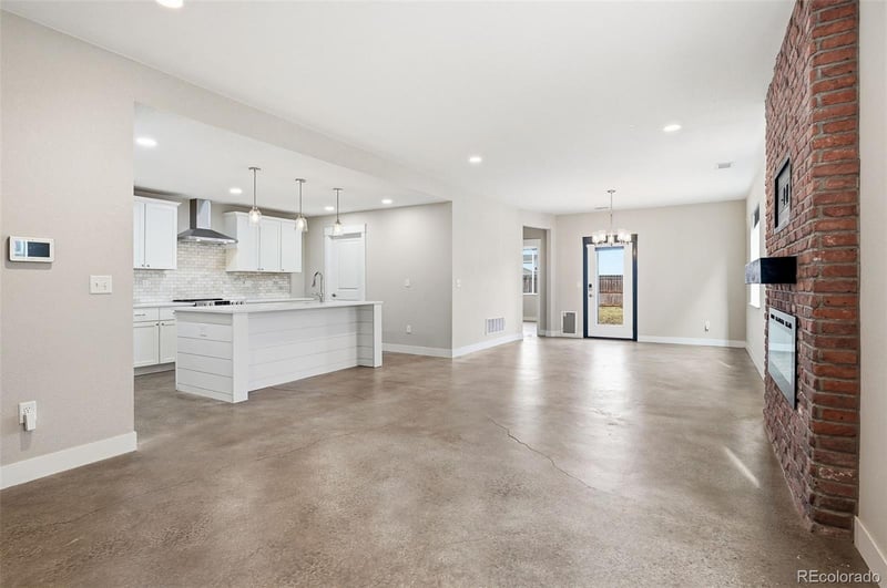 529 Foxtail Pl, Wiggins, CO 80654