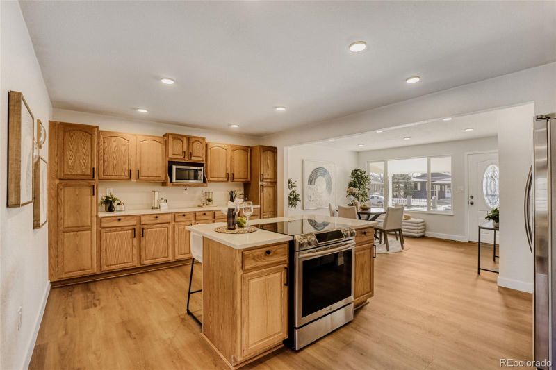 6721 E 61st Ave, Commerce City, CO 80022