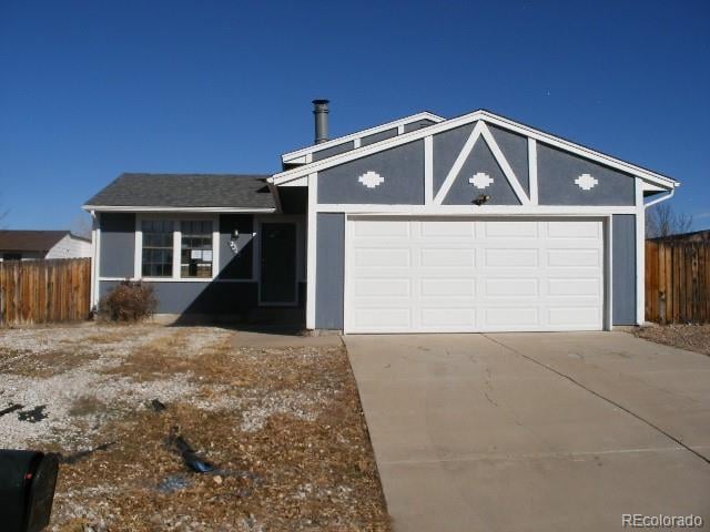 2315 Newcastle Dr, Pueblo, CO 81008