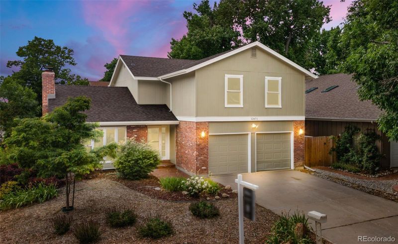 12671 E Bates Cir, Aurora, CO 80014