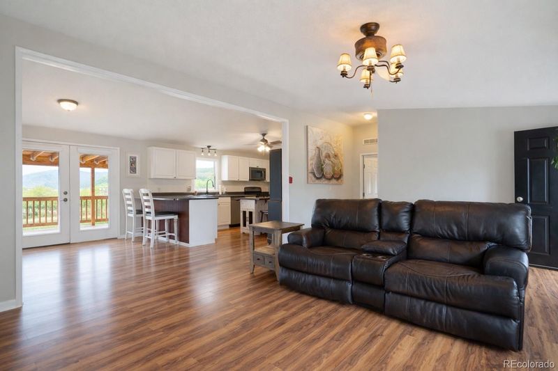 902 Willis Ave, La Veta, CO 81055