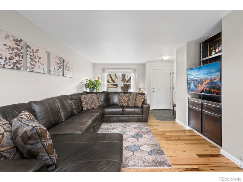 806 Hill Pond Rd, Fort Collins, CO 80526
