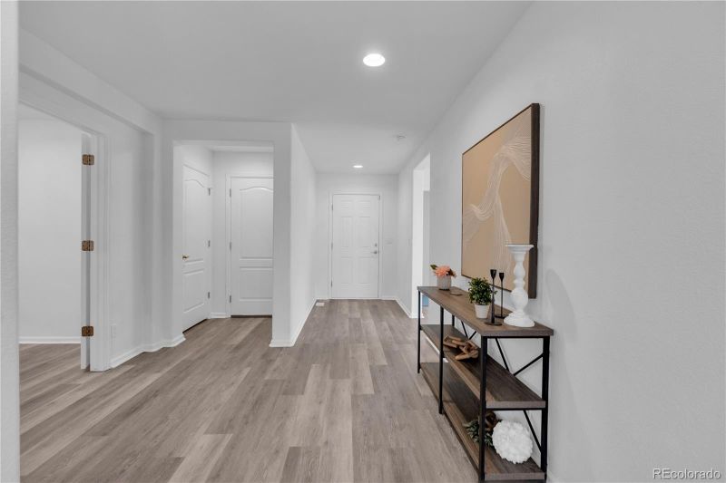 25149 E Lake Pl, Aurora, CO 80016