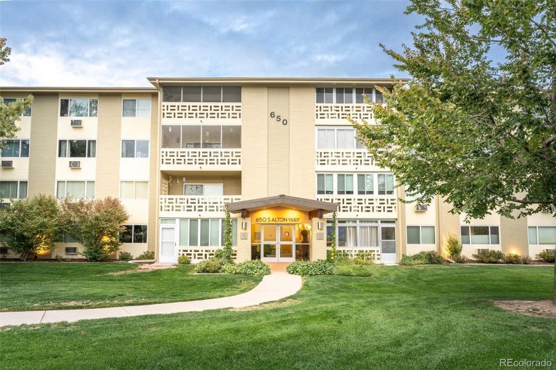 650 S Alton Way #10C, Denver, CO 80247