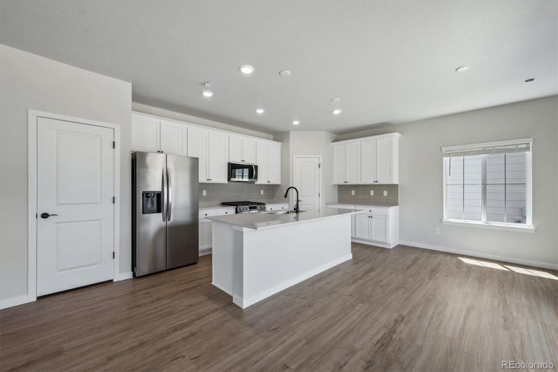 9393 Danube St, Commerce City, CO 80022