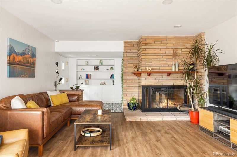 2250 N Monaco Pw, Denver, CO 80207