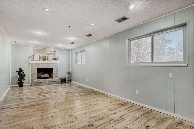 18893 E Cornell Ave, Aurora, CO 80013