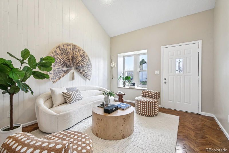9237 W Nichols Pl, Littleton, CO 80128