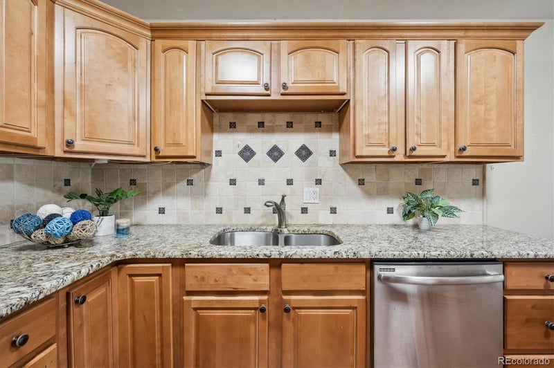 580 S Clinton St #12C, Denver, CO 80247