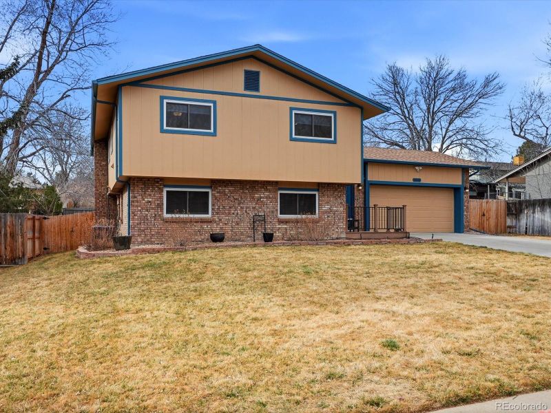 1221 Dexter St, Broomfield, CO 80020