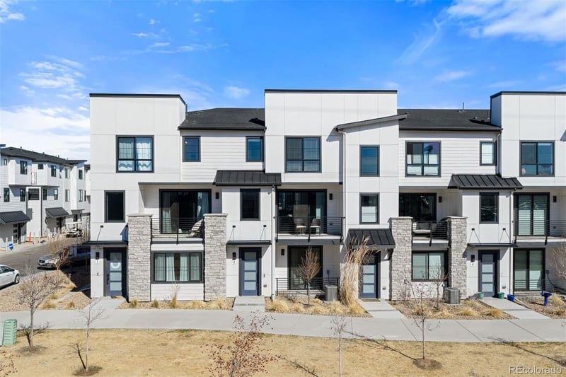 2074 S Holly St #2, Denver, CO 80222