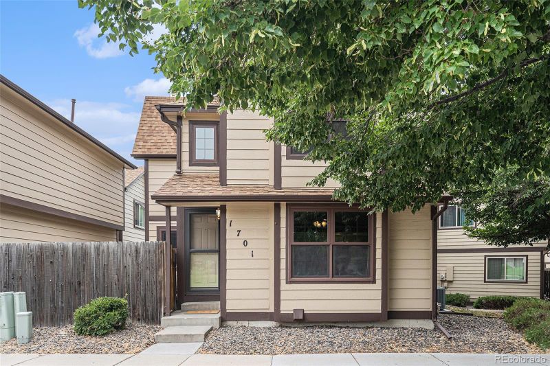 1701 S Pitkin St, Aurora, CO 80017