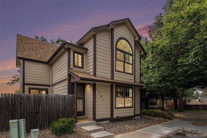 1701 S Pitkin St, Aurora, CO 80017