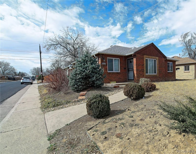 2501 Quebec St, Denver, CO 80207