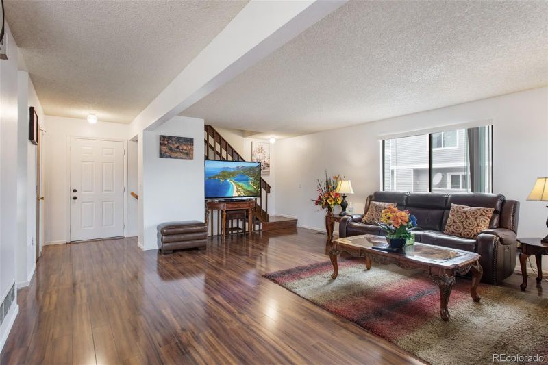 46 S Nome St, Aurora, CO 80012