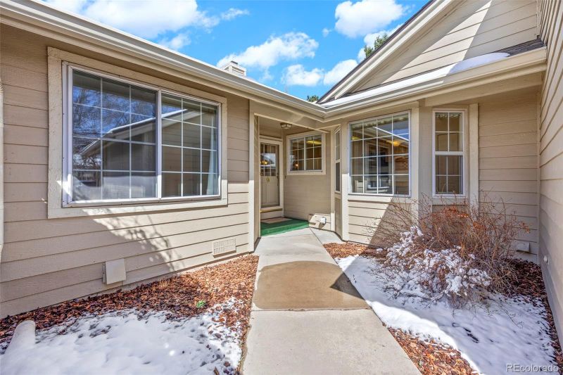 8233 S High Ct, Centennial, CO 80122