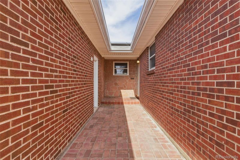 1885 E 115th Ave, Northglenn, CO 80233