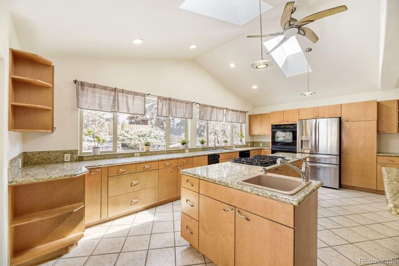11233 E Harvard Dr, Aurora, CO 80014